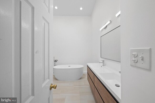 Building Photo - 3545 Winfield Lane Northwest