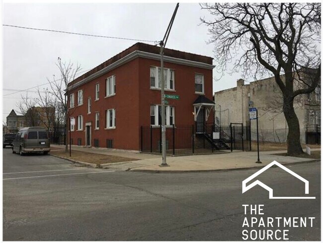 Building Photo - 4058 W Congress Pkwy