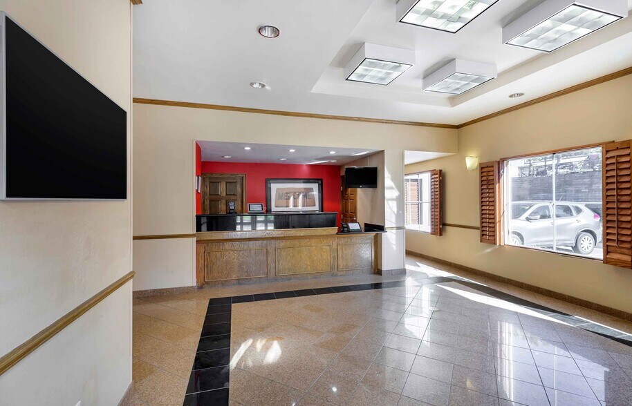 Building Photo - Furnished Studio-Denver - Tech Center - Ce...