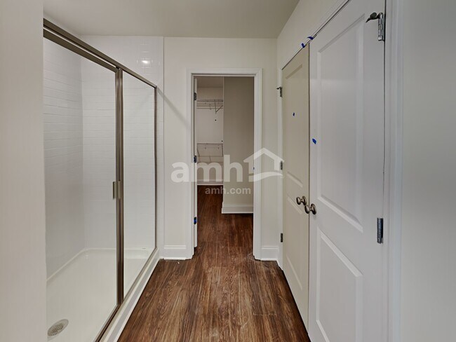 Building Photo - 213 Rivulet Dr