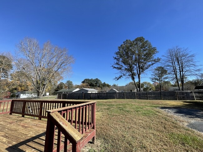 Building Photo - 311 Brookdale Dr