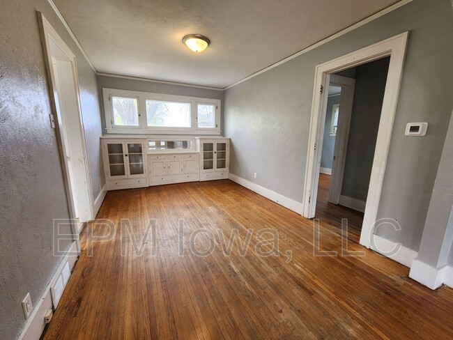 Building Photo - 507 3rd Ave SE