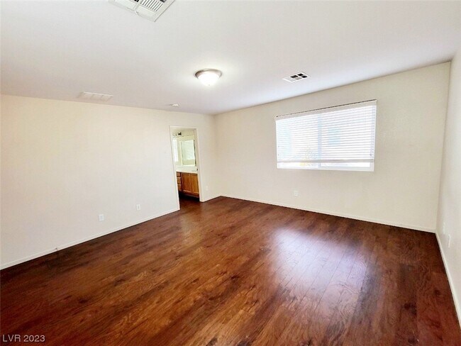 Building Photo - 11240 Woodland Violet Ave