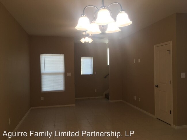 Building Photo - 2206 E Hwy 281