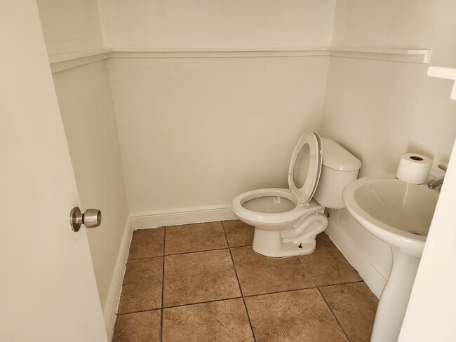 Building Photo - 8561 SW 109th Ave