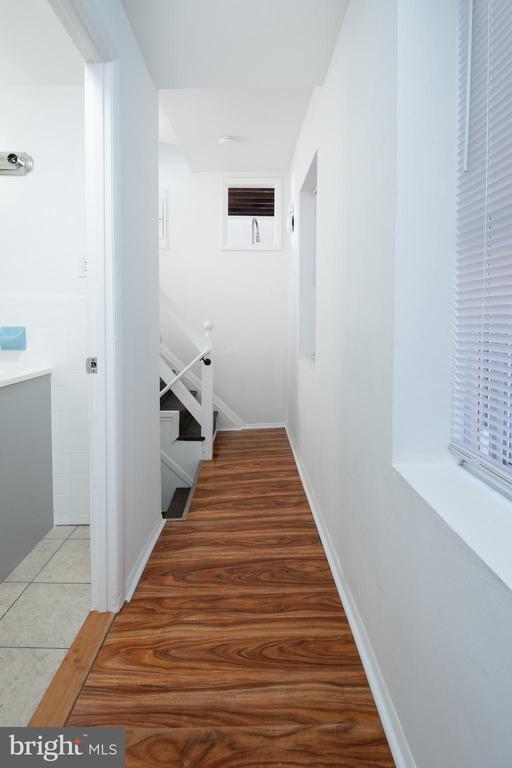 Building Photo - 633 N 3rd St