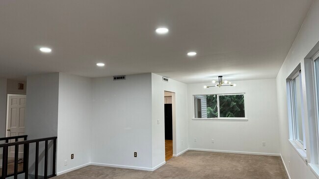 Building Photo - 12107 NE 149th St