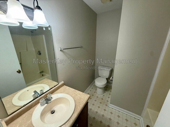 Building Photo - 119 S Atley Ln