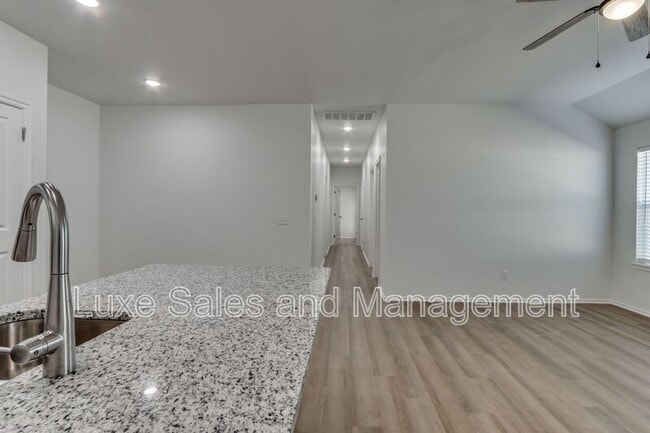 Building Photo - 11603 Mackenzie Wy