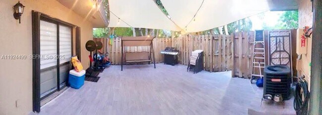 Building Photo - 13993 SW 94th Cir Ln