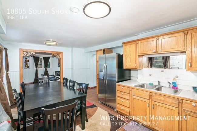 Building Photo - 10805 S Shore Dr