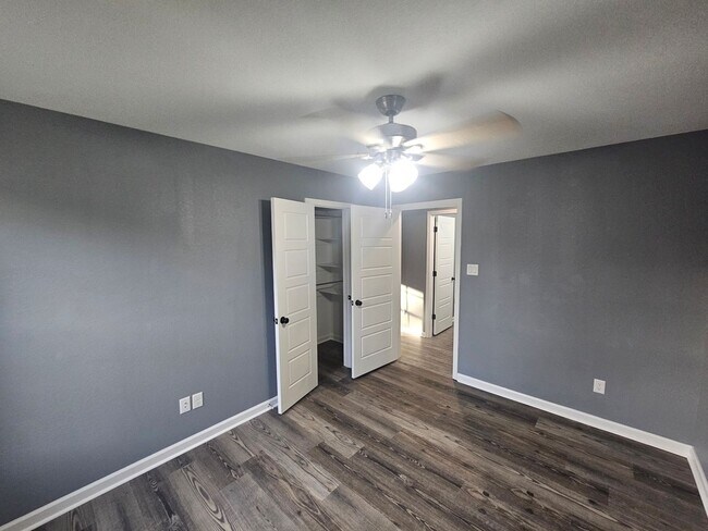 Building Photo - 4 bed 2 bath home in Benton