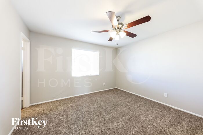 Building Photo - 5702 N 19th Dr