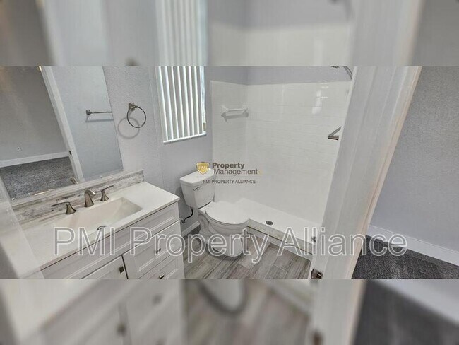Building Photo - 2517 Davenport Cir