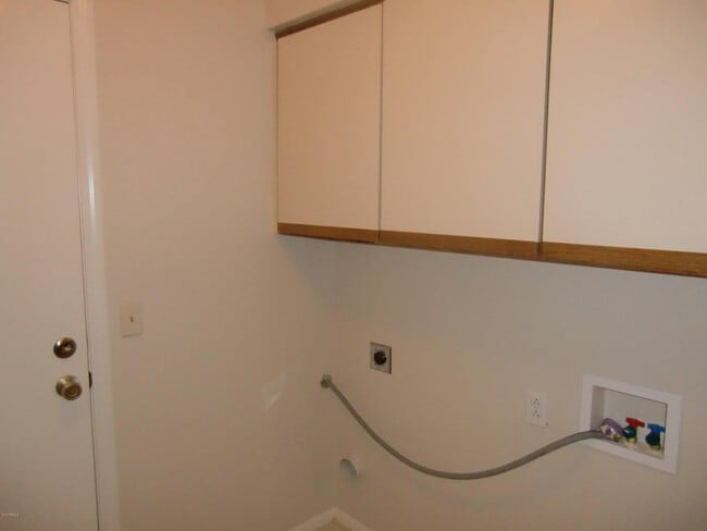 Building Photo - 3305 E Wildwood Dr