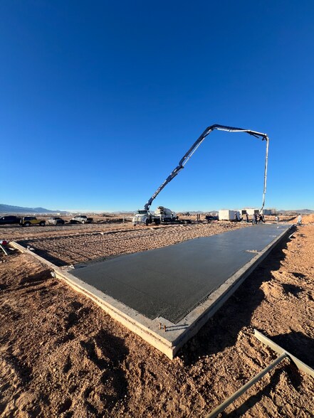 Building Photo - 5996 N 700 E