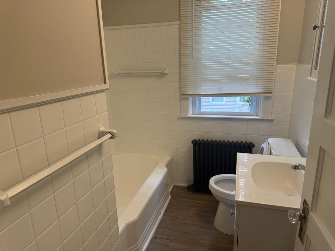 Building Photo - 812 Edgewood Ave