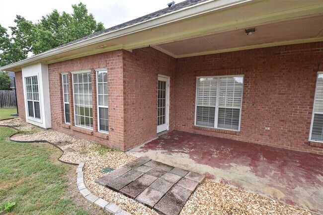 Building Photo - 1691 Rambling Brook Ln