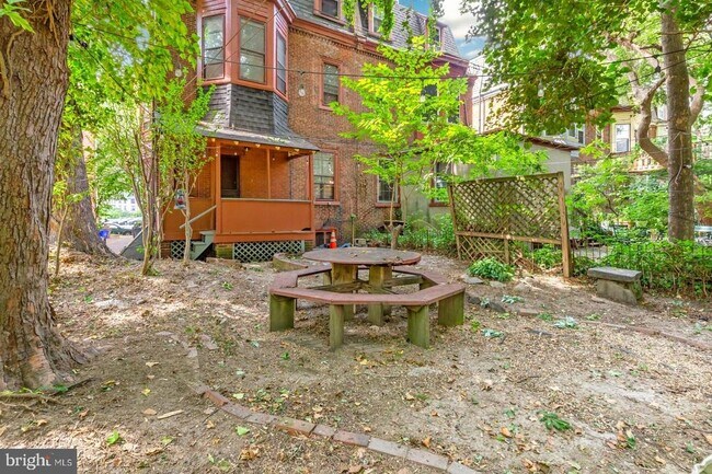 Building Photo - 4713 Baltimore Ave