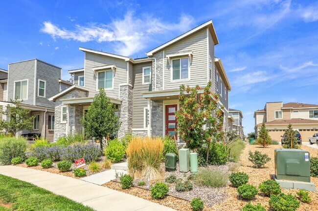 Building Photo - $2,600.00, 3 bedroom, 2.5 bathroom located...