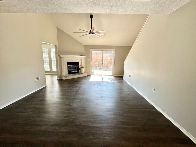 Building Photo - 918 Claeven Cir