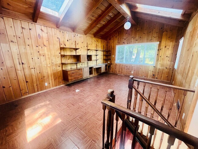 Building Photo - Unique 3 Bed + 2 Bath Los Altos Home - Spa...
