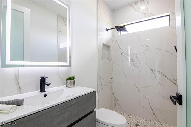 Building Photo - 829 NW 29th Ave