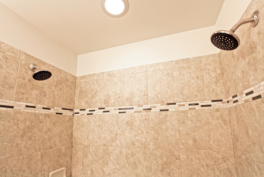 Building Photo - 13652 Endeavour Dr