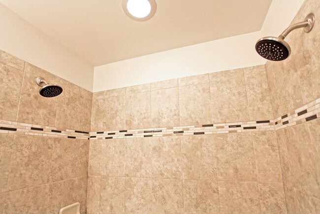 Building Photo - 13652 Endeavour Dr