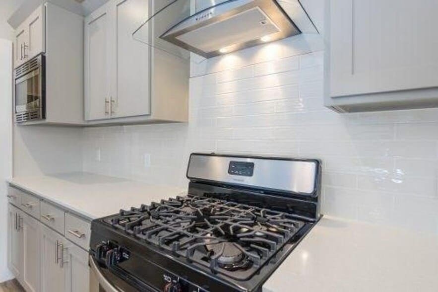 Building Photo - 512 NW 179th Cir