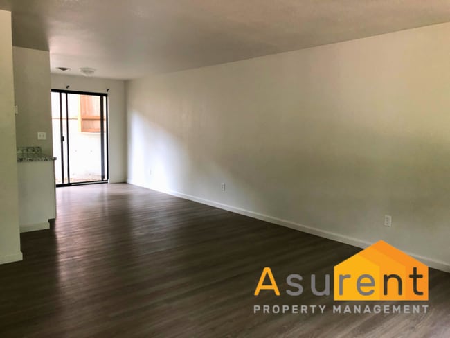 Building Photo - $200 off first months rent. Fully Remodele...