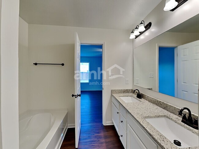 Building Photo - 5693 W Woods Edge Dr