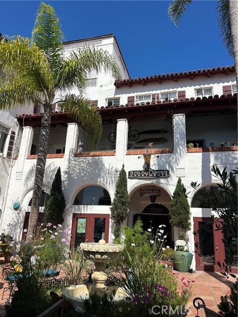 Building Photo - 504 S Ola Vista