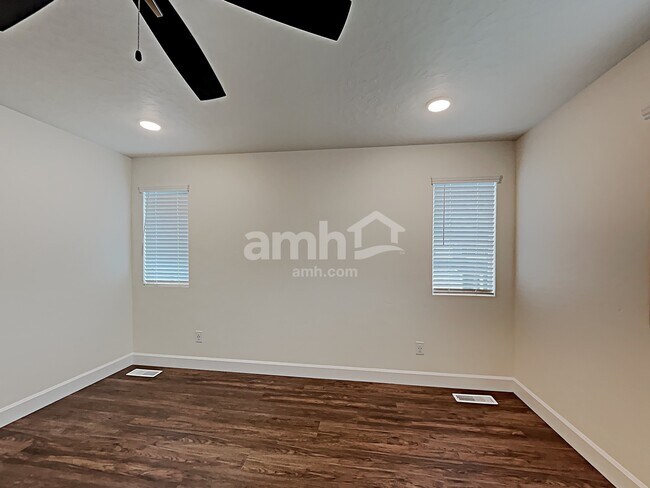 Building Photo - 9401 W Chino St