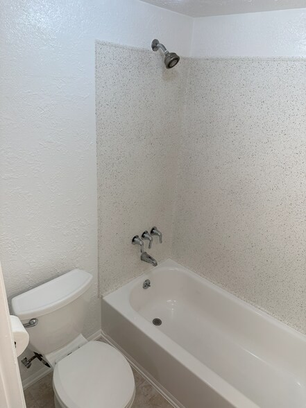 Building Photo - 42 Fox St