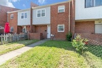 Building Photo - 3 BEDROOM BRICK TOWNHOME FOR RENT IN NORFOLK