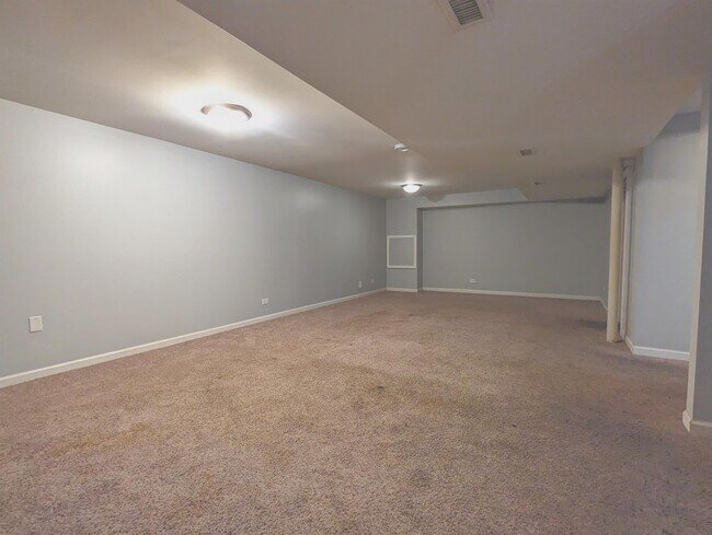 Building Photo - 532 Pleasure Dr