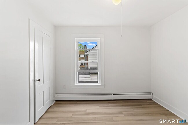 Building Photo - 63 Reynolds St