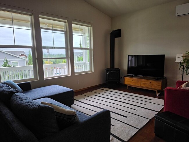 Building Photo - 3 Bedroom Rambler in Poulsbo's Chateau Ridge Neighborhood!
