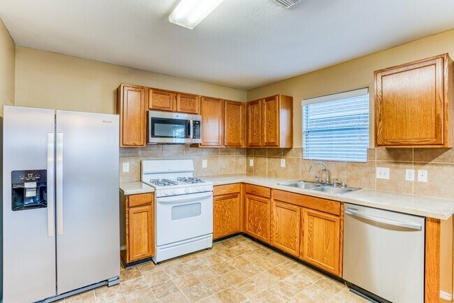 Building Photo - 8223 Wainwright Way