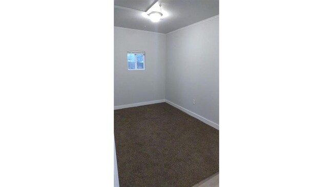 Building Photo - 7366 Meadowbrook Dr