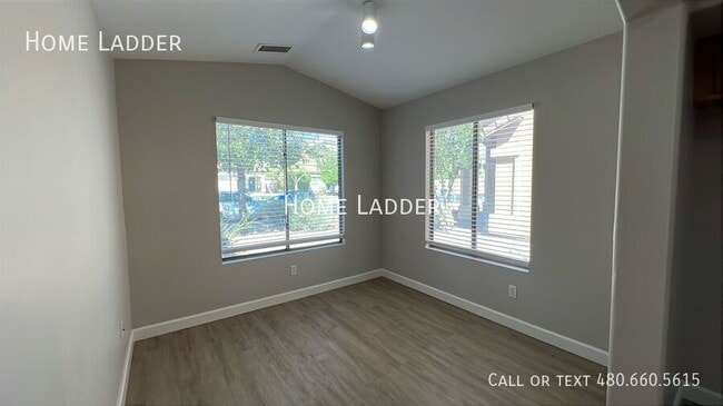 Building Photo - 10317 E Kiva Cir