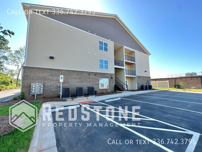 Building Photo - 1020 S Williamson Ave