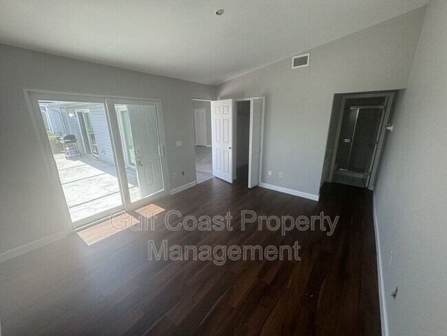 Building Photo - 3300 Loveland Blvd