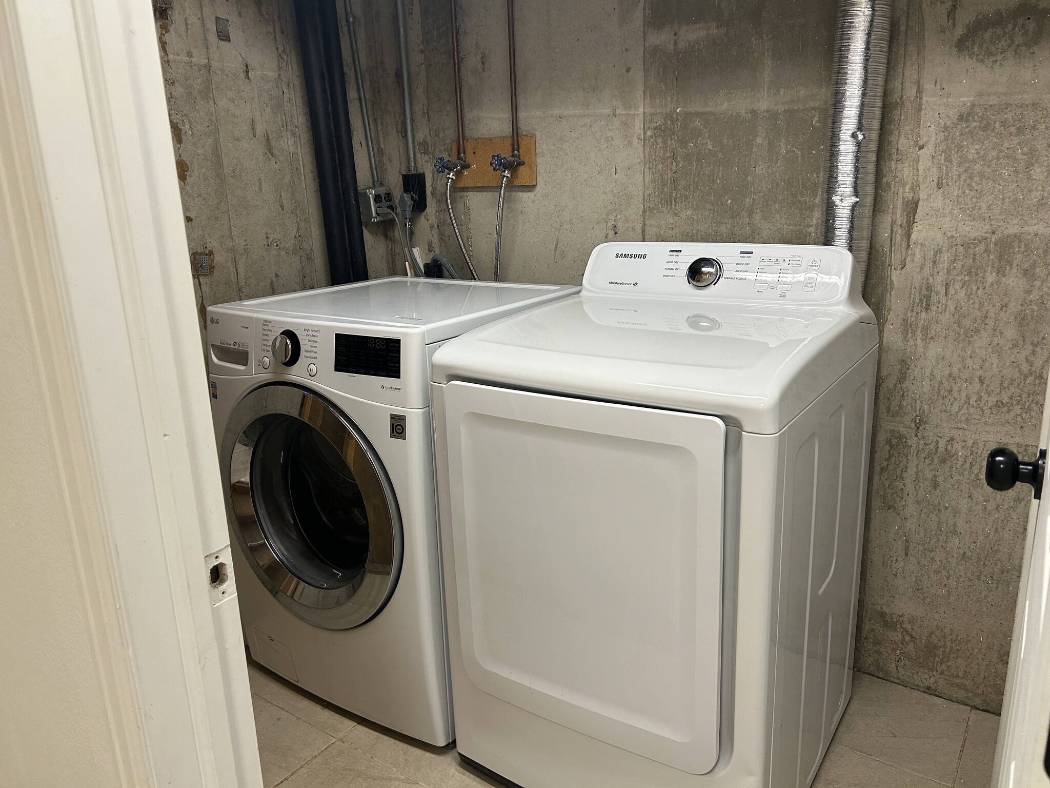 Building Photo - 15815 E 13th Pl