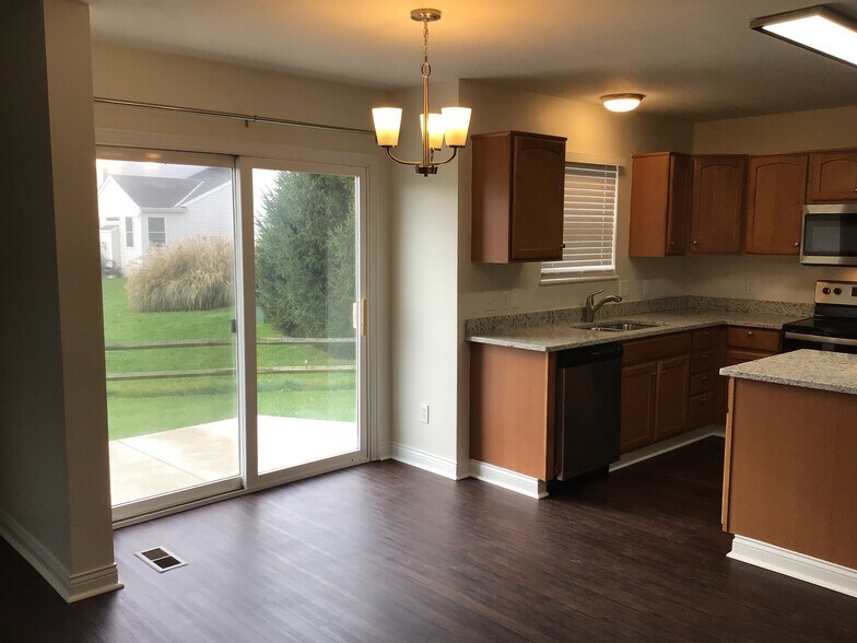 Building Photo - 1557 Pheasant Run Dr