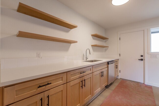 Building Photo - Crowne Pointe Apartment Homes