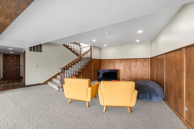 Building Photo - 20479 Comet Ln