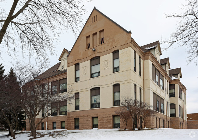 Building Photo - Winchester Village