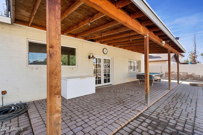 Building Photo - 2542 W Nopal Ave